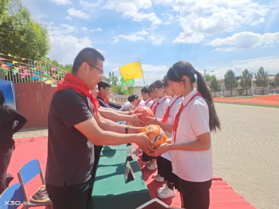 走出校园看世界童心筑梦向未来——孤山子小学“情暖童心·流动少年宫”活动纪实(图3)